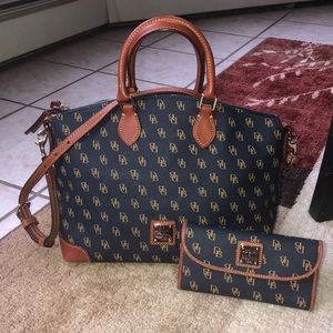 Dooney & Bourke matching set